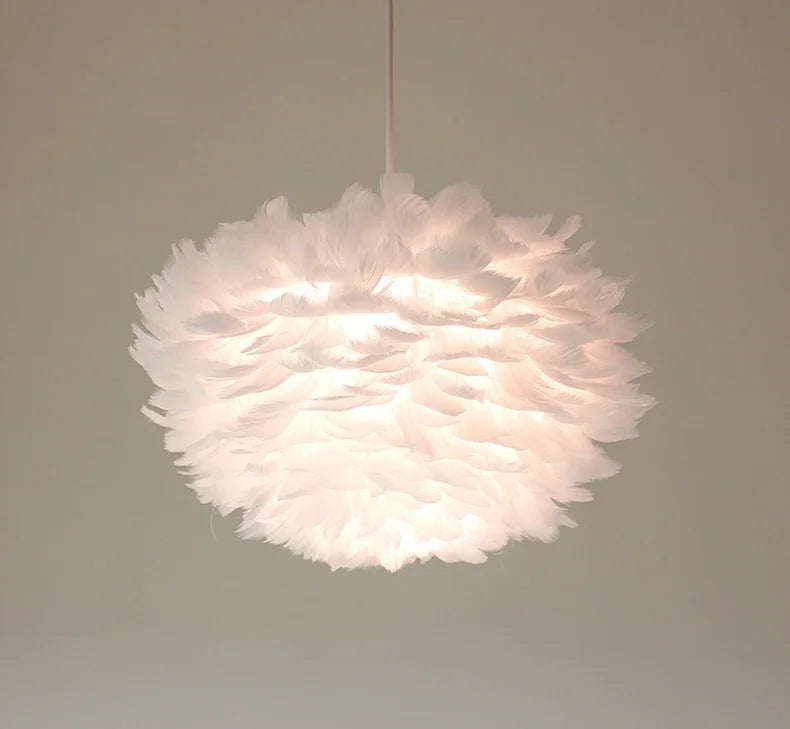 Autumn Aura Feather Chandelier – Nordic Pinecone Glow for Cozy Bedrooms & Chic Dining Spaces