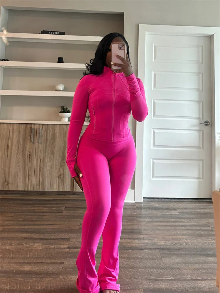 Chic & Sporty Y2K Tracksuit – Zip-Up Crop Top & High-Waist Joggers Set