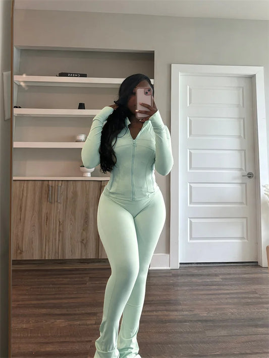 Chic & Sporty Y2K Tracksuit – Zip-Up Crop Top & High-Waist Joggers Set