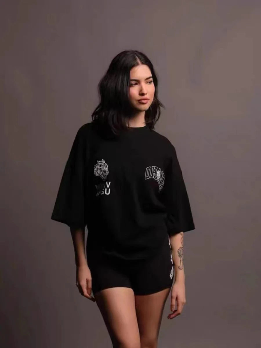 Stylish Oversized Cotton T-Shirt with Anime Graphic – Trendy Harajuku Streetwear for Women & Men!